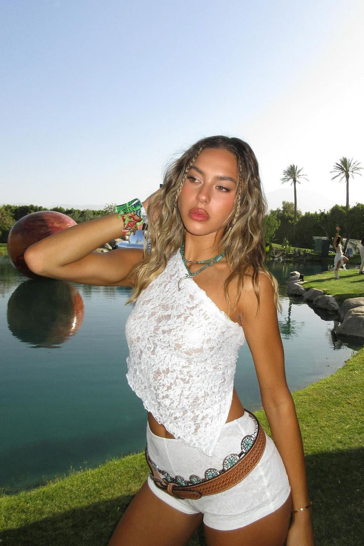 Valantomode | Chic White Lace Asymmetric One Shoulder Top