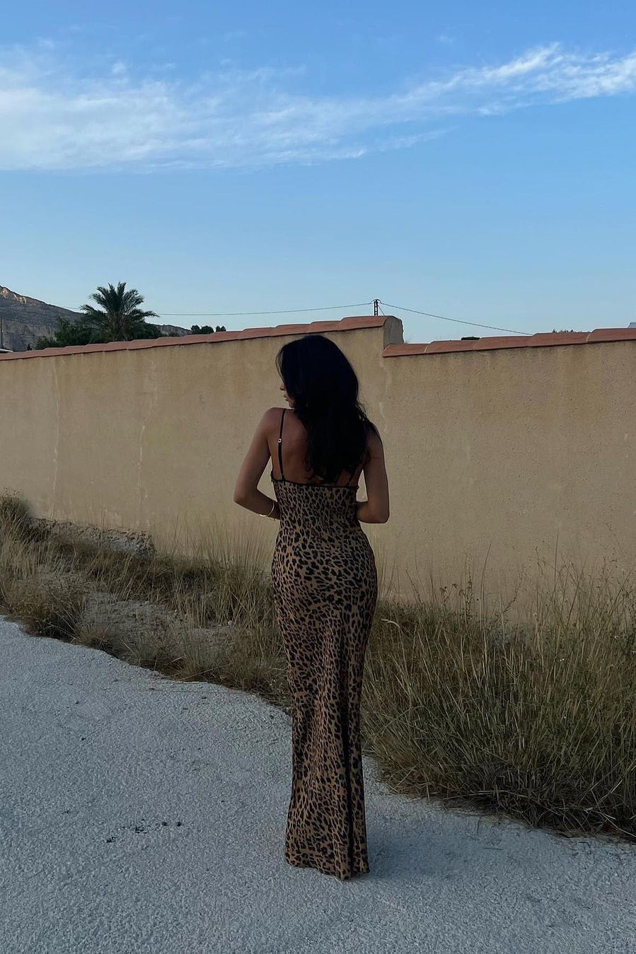 Valantomode | Chic Leopard Print Strappy Maxi Dress with Keyhole Cutout