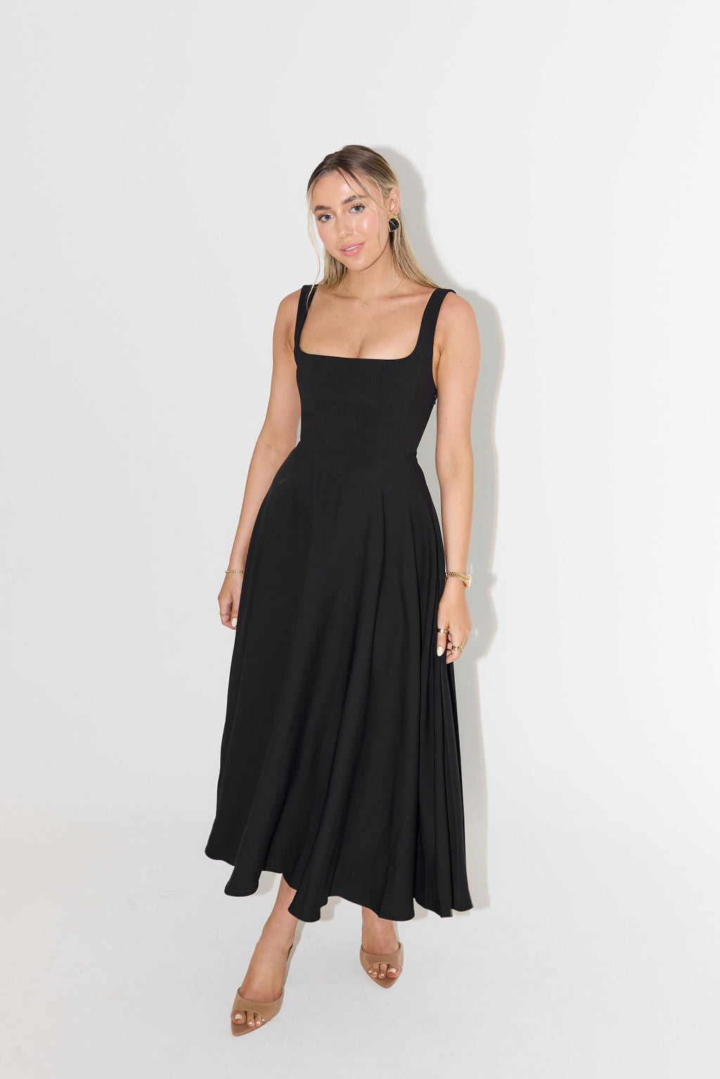 Valantomode | Chic Square Neck Midi Dress for Effortless Elegance