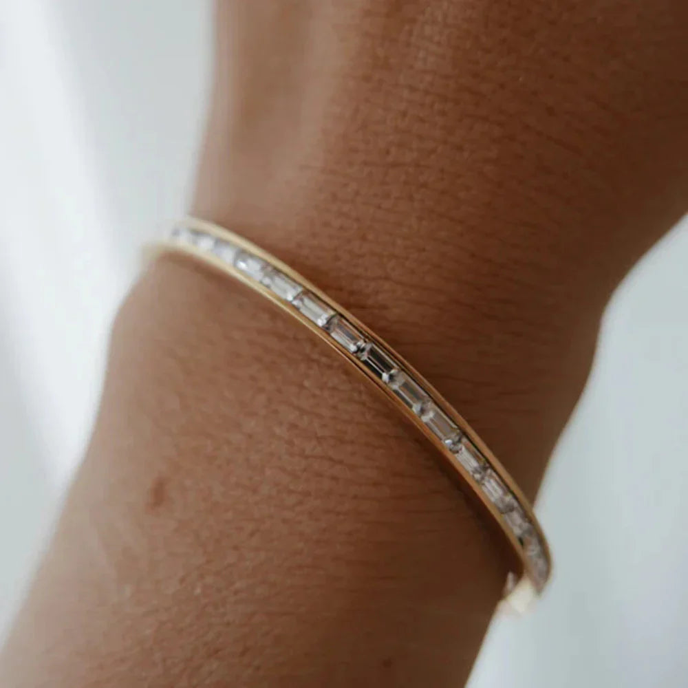 Valantomode | Plated Amira Bracelet with Linear-Prismatic Architecture and Baguette Focal Assets