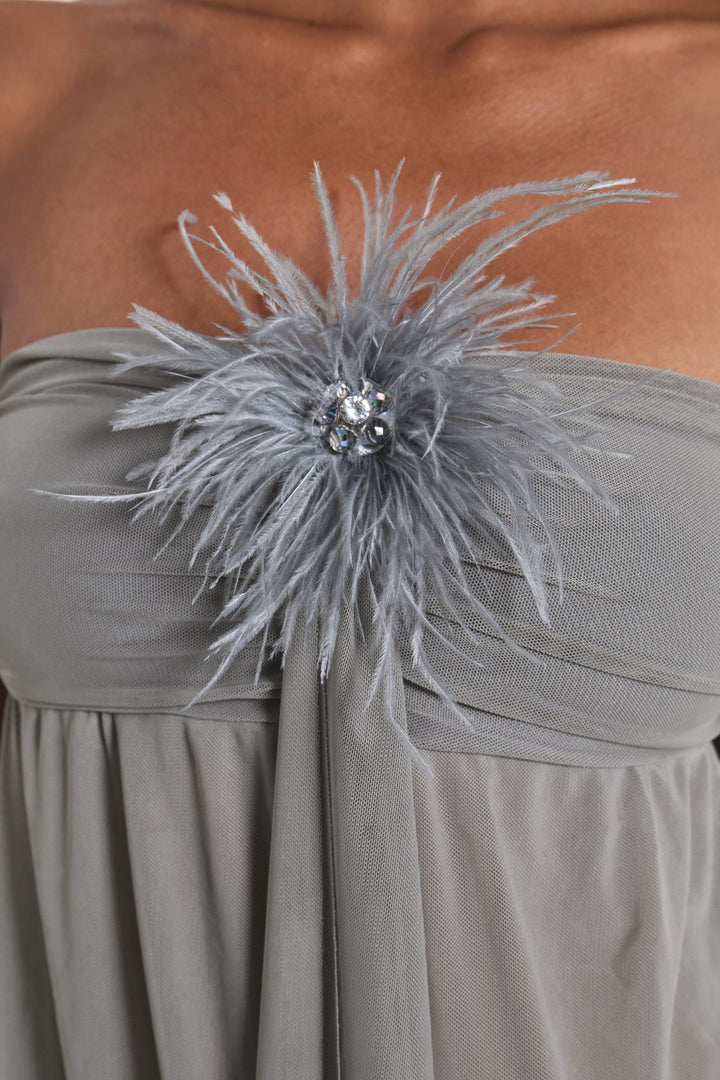 Valantomode | Chic Mini Dress with Feather Details for Night Out