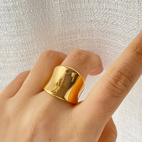 Valantomode | Plated Wide-Band Athena Ring with Volumetric Monolithic Architecture