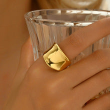 Valantomode | Plated Wide-Band Athena Ring with Volumetric Monolithic Architecture