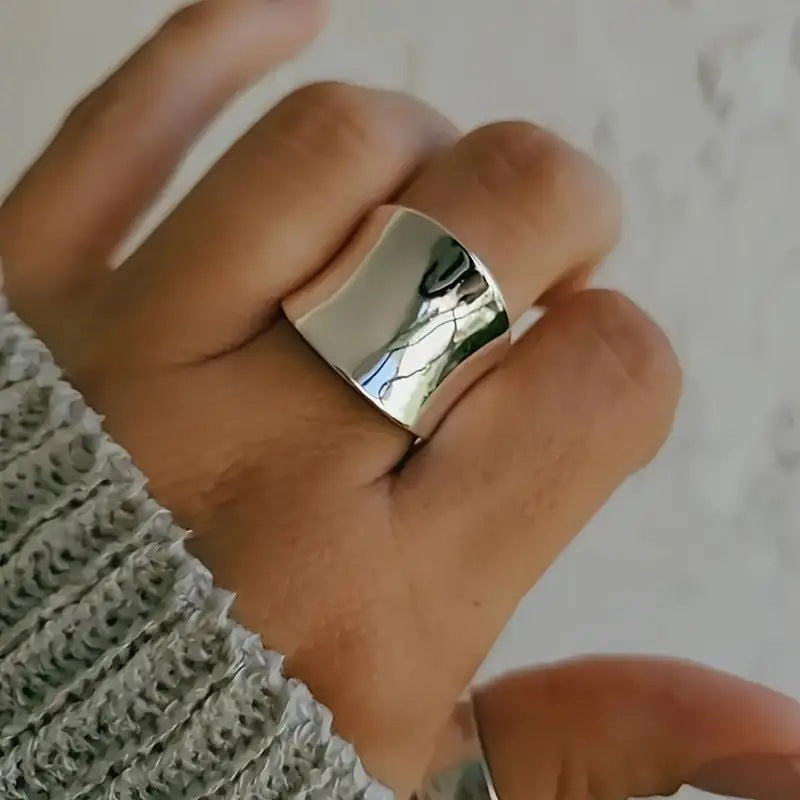 Valantomode | Plated Wide-Band Athena Ring with Volumetric Monolithic Architecture