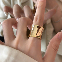 Valantomode | Plated Wide-Band Athena Ring with Volumetric Monolithic Architecture