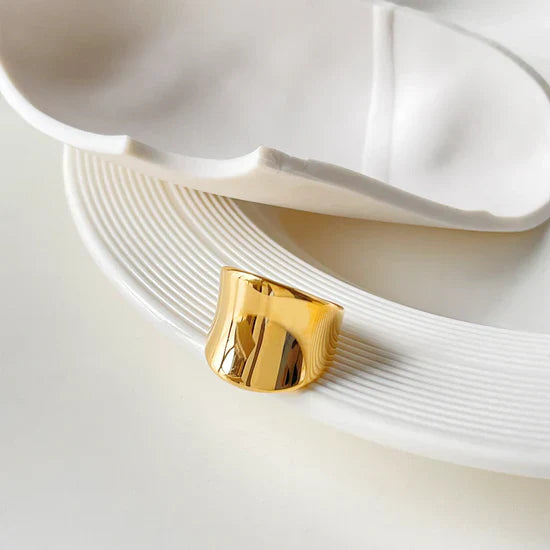 Valantomode | Plated Wide-Band Athena Ring with Volumetric Monolithic Architecture