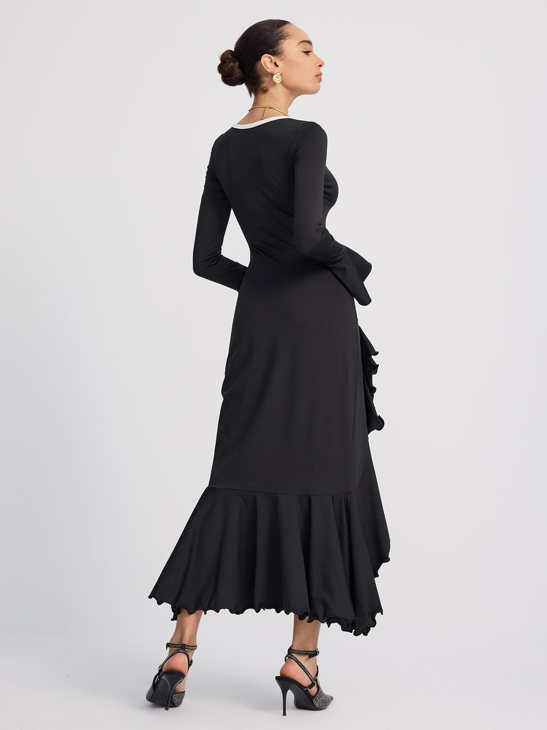 Valantomode | Chic Ruffled Midi Dress with Contrast Trim and Button Front