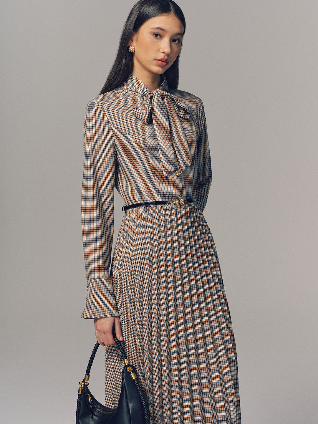 Valantomode | Chic Plaid Maxi Dress with Bow Neck and Belted Style