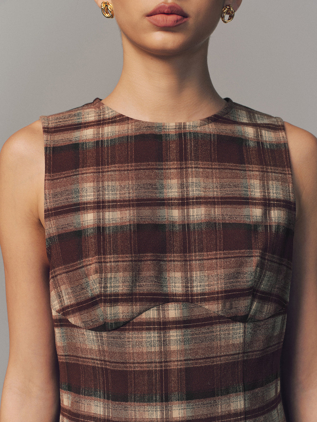 Valantomode | Chic Sleeveless Fitted Plaid Mini Dress for Effortless Style