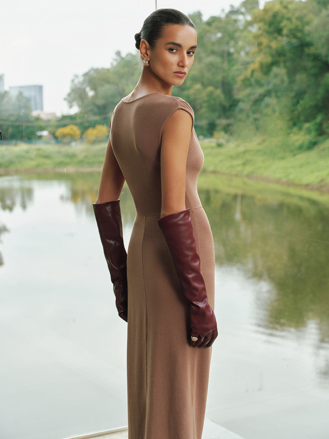 Valantomode | Chic Sleeveless Ruched Midi Dress with Buckle Accent