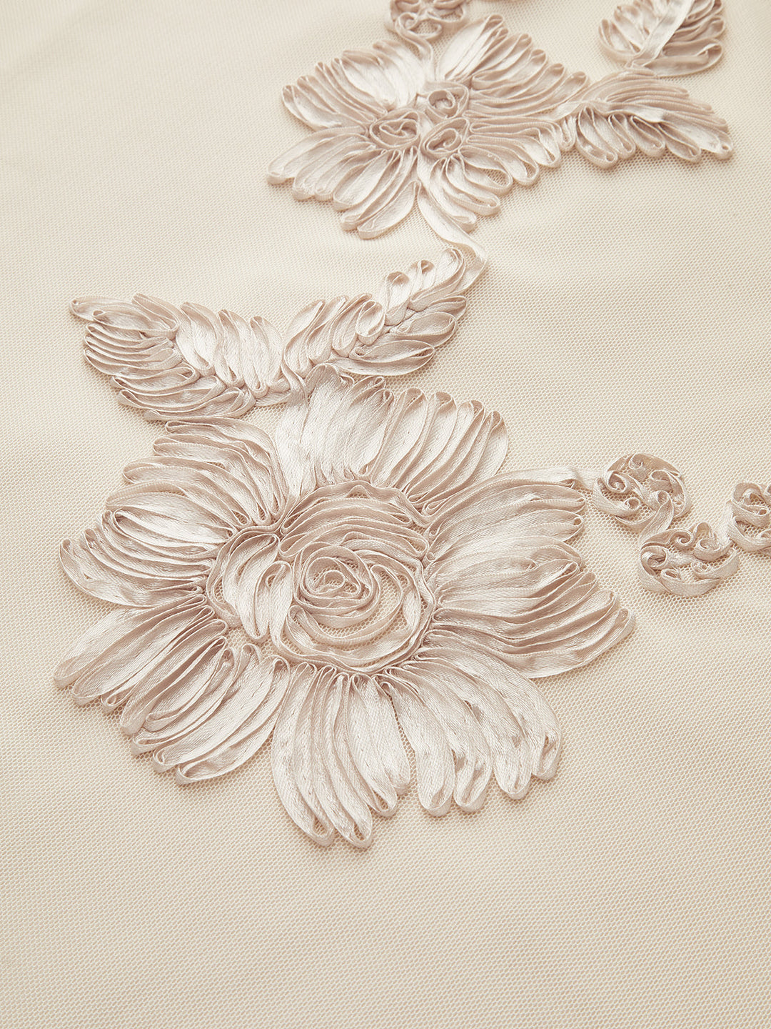 Valantomode | Elegant Strapless Floral Mermaid Dress with Applique Details
