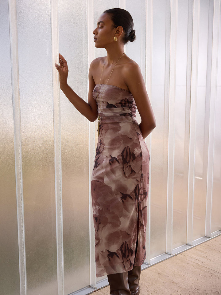 Valantomode | Chic Tie-Dye Strapless Midi Dress with Slit Detail