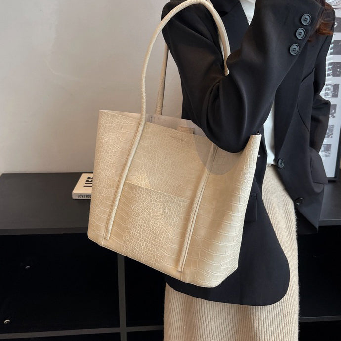 Valantomode | Imperial Croc Garrison – Premium Croc-Embossed Vegan Leather XL Business Tote