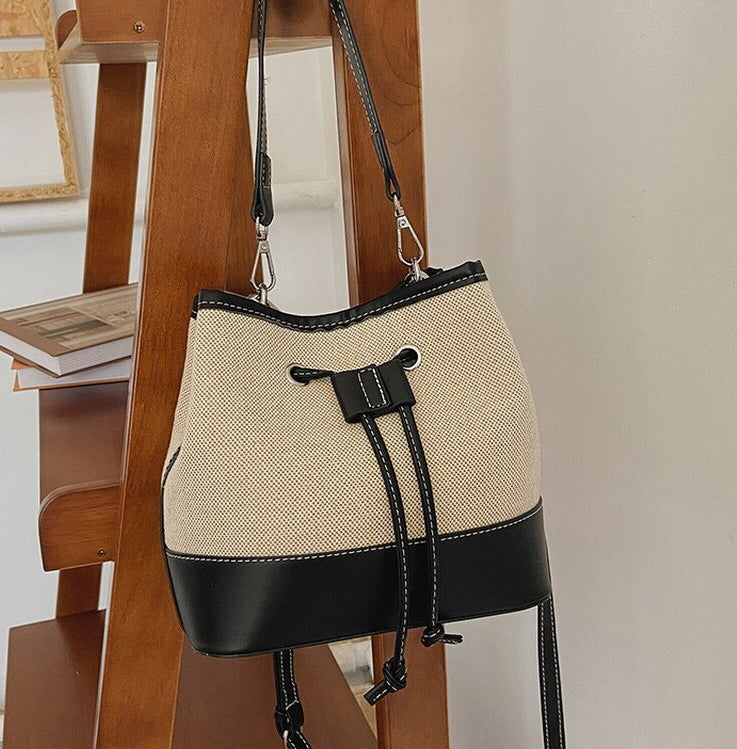 Valantomode | The ‘Aurelius’ Canvas Monolith – Heritage Utility & Textural Command