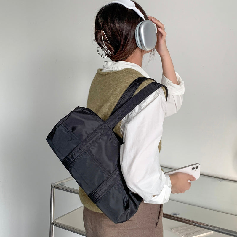 Valantomode | The Apex Nylon Transit Vessel – Women's Premium Compact Tactical Duffle