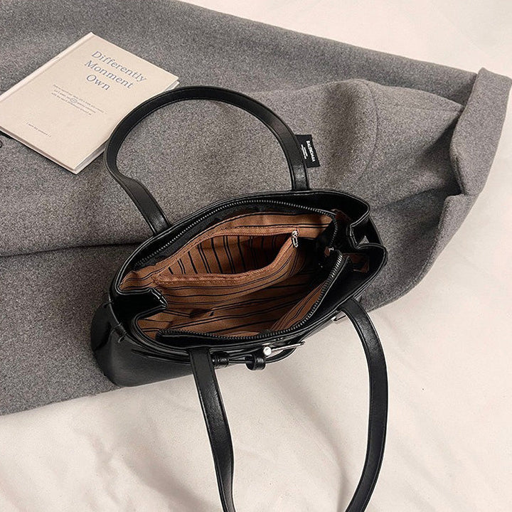Valantomode | Aurora Buckle Archival – Premium Vegan Leather Slim 90s-Style Shoulder Bag