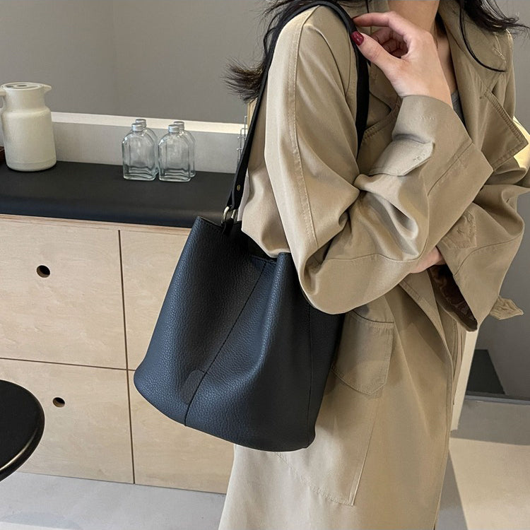 Valantomode | The Veridian Cylinder Garrison – Women's Premium Vegan Leather Bucket Bag