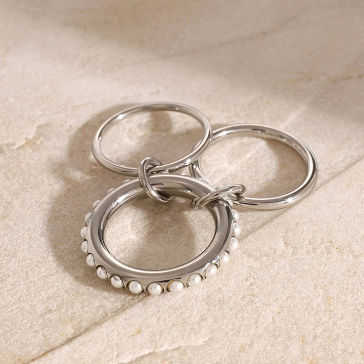 Valantomode | Plated Interwoven Multi-Band Ring with Integrated Freshwater Pearl Assets