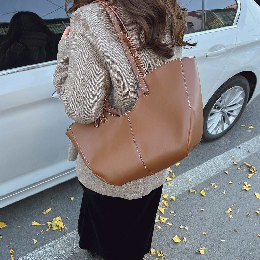 Valantomode | Amara Command Executive – 46cm Premium Vegan Leather Oversized Professional Tote