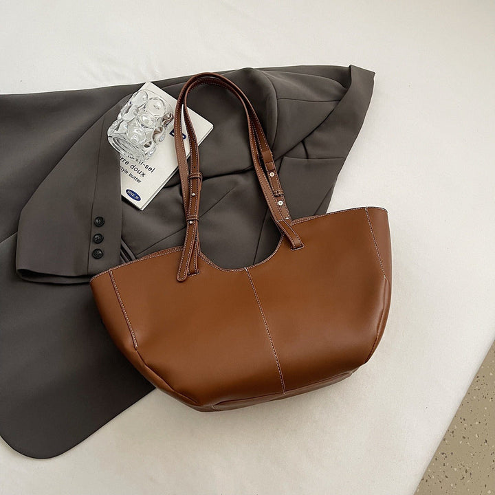Valantomode | Amara Command Executive – 46cm Premium Vegan Leather Oversized Professional Tote