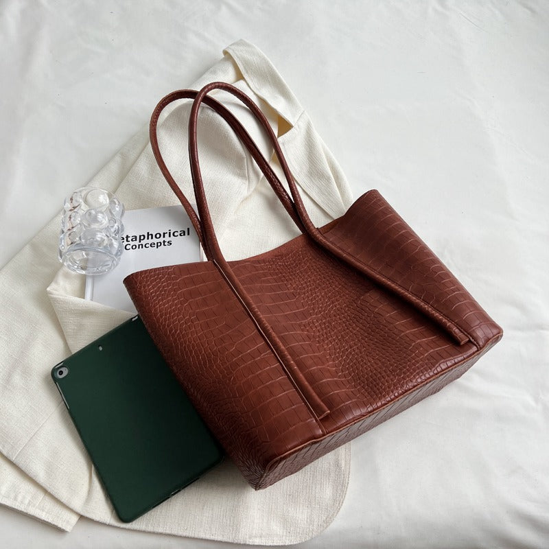 Valantomode | Imperial Croc Garrison – Premium Croc-Embossed Vegan Leather XL Business Tote