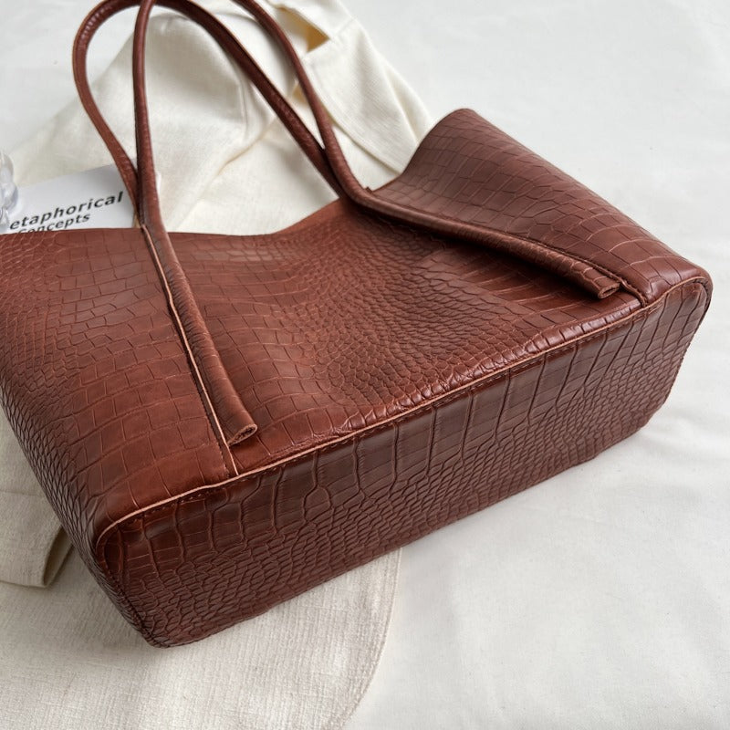 Valantomode | Imperial Croc Garrison – Premium Croc-Embossed Vegan Leather XL Business Tote