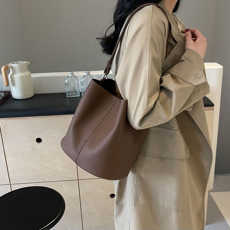 Valantomode | The Veridian Cylinder Garrison – Women's Premium Vegan Leather Bucket Bag