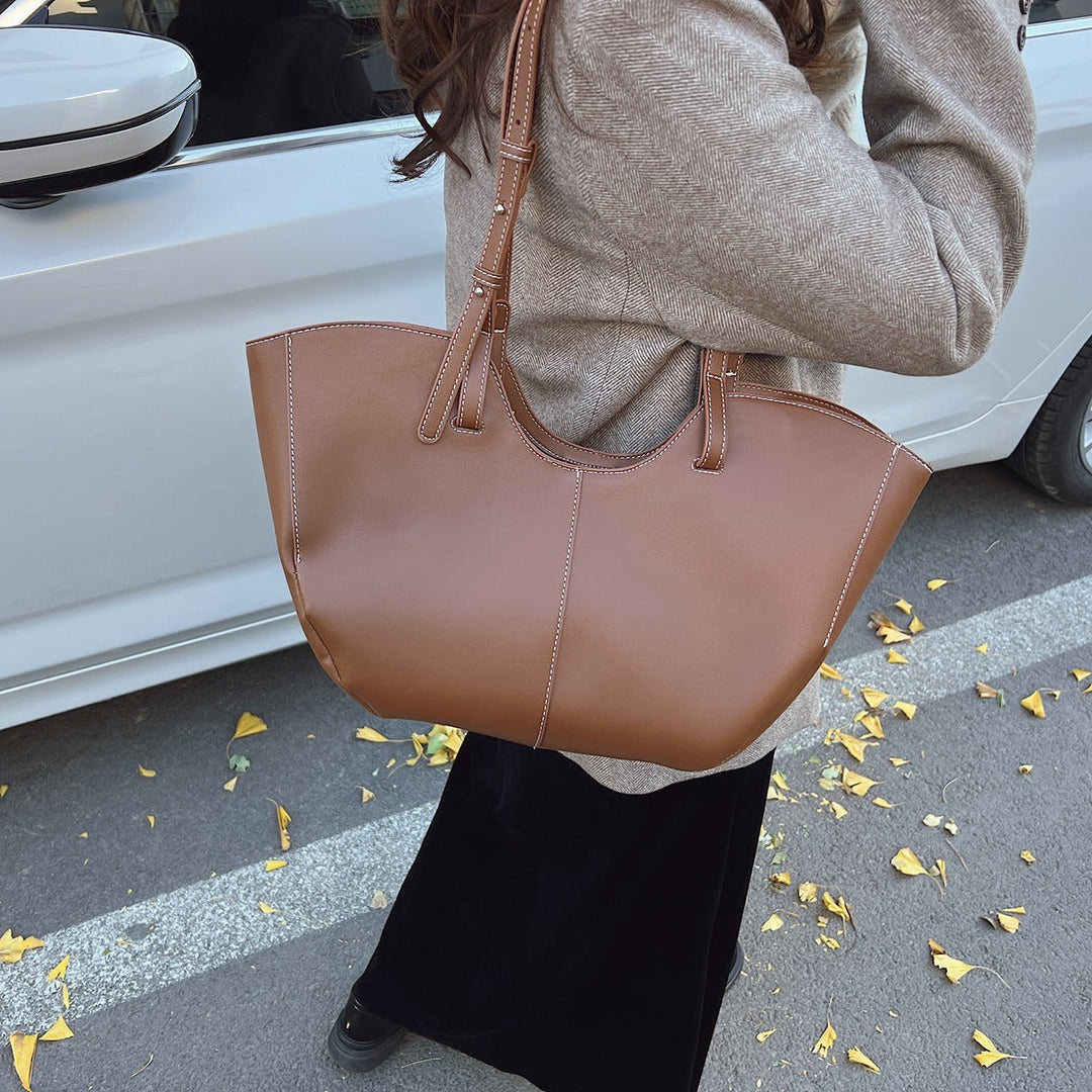 Valantomode | Amara Command Executive – 46cm Premium Vegan Leather Oversized Professional Tote