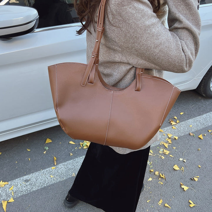 Valantomode | Amara Command Executive – 46cm Premium Vegan Leather Oversized Professional Tote