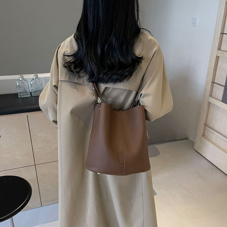 Valantomode | The Veridian Cylinder Garrison – Women's Premium Vegan Leather Bucket Bag