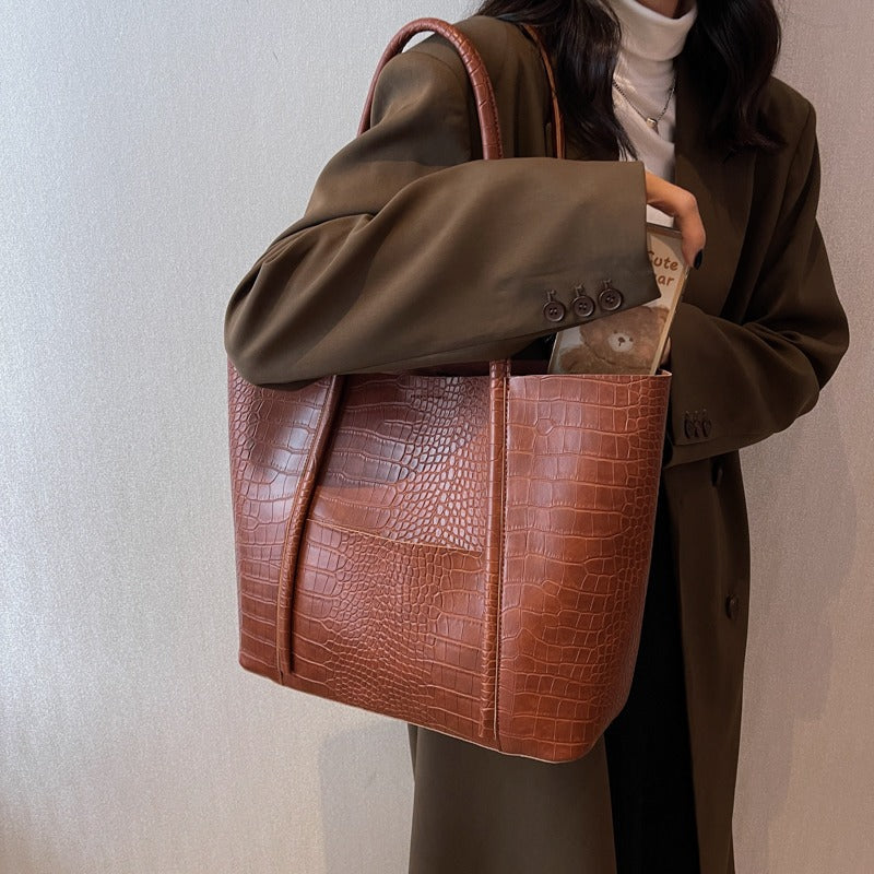 Valantomode | Imperial Croc Garrison – Premium Croc-Embossed Vegan Leather XL Business Tote