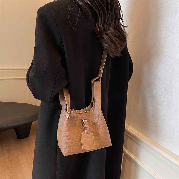 Valantomode | Luna Pebble Cyclus – Premium Pebbled Vegan Leather Mini Bucket Bag with Modular Pouch