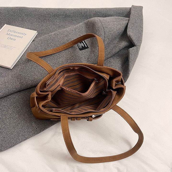 Valantomode | Aurora Buckle Archival – Premium Vegan Leather Slim 90s-Style Shoulder Bag