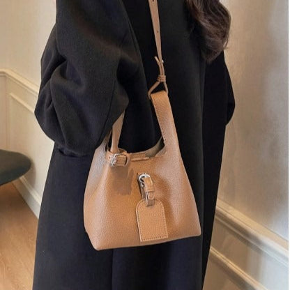 Valantomode | Luna Pebble Cyclus – Premium Pebbled Vegan Leather Mini Bucket Bag with Modular Pouch