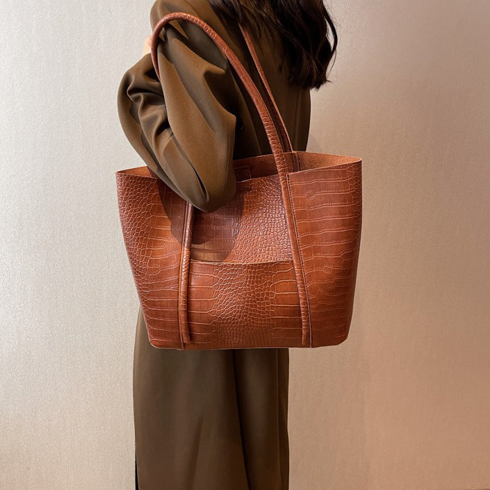 Valantomode | Imperial Croc Garrison – Premium Croc-Embossed Vegan Leather XL Business Tote