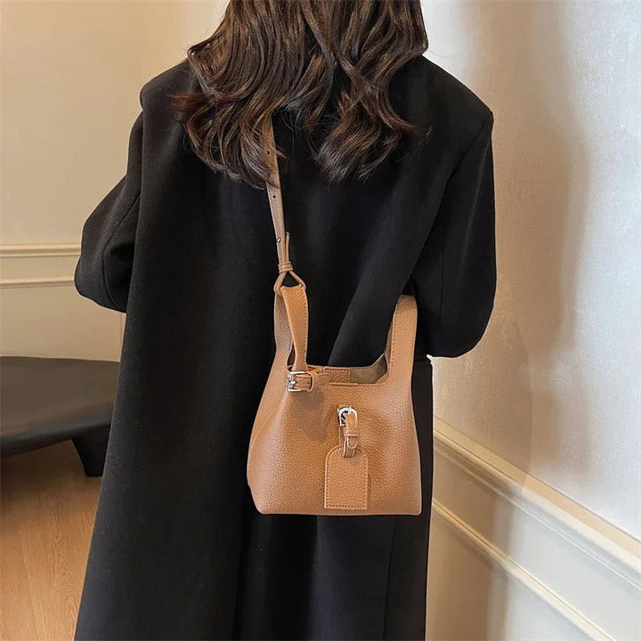 Valantomode | Luna Pebble Cyclus – Premium Pebbled Vegan Leather Mini Bucket Bag with Modular Pouch