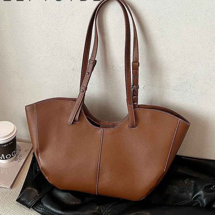 Valantomode | Amara Command Executive – 46cm Premium Vegan Leather Oversized Professional Tote