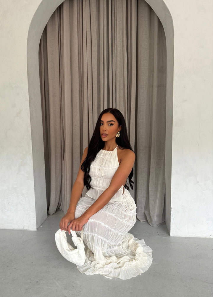 Valantomode | Elegant White Halter Neck Maxi Dress for Chic Occasions