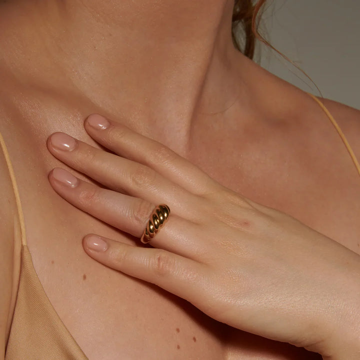 Valantomode | Heavyweight Plated Sculptural Twisted Ring for Women