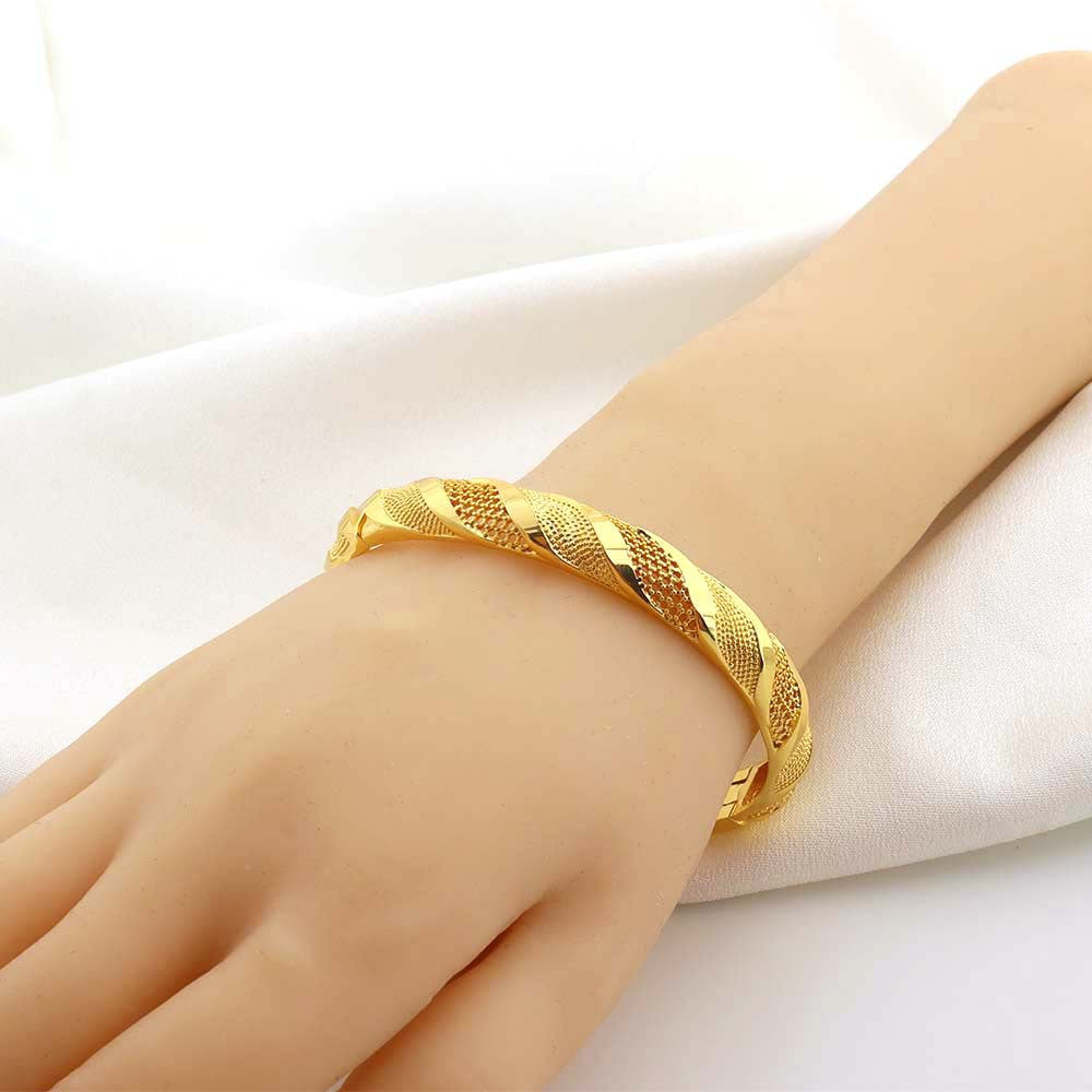 Valantomode | Plated Claire Bracelet with Woven Mosaic Architecture and Textural Geometry