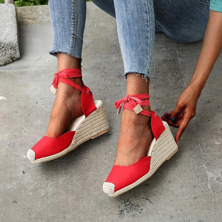 Valantomode | Women's Closed-Toe Wedge Sandals - Stylish & Comfortable
