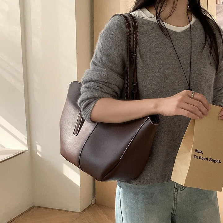 Valantomode | Amara Command Executive – 46cm Premium Vegan Leather Oversized Professional Tote
