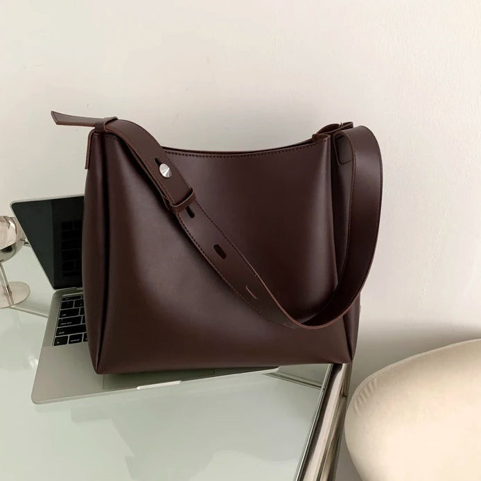 Valantomode | Luna Minimalist Hobo – Premium Vegan Leather Wide-Strap Shoulder Bag with Pouch