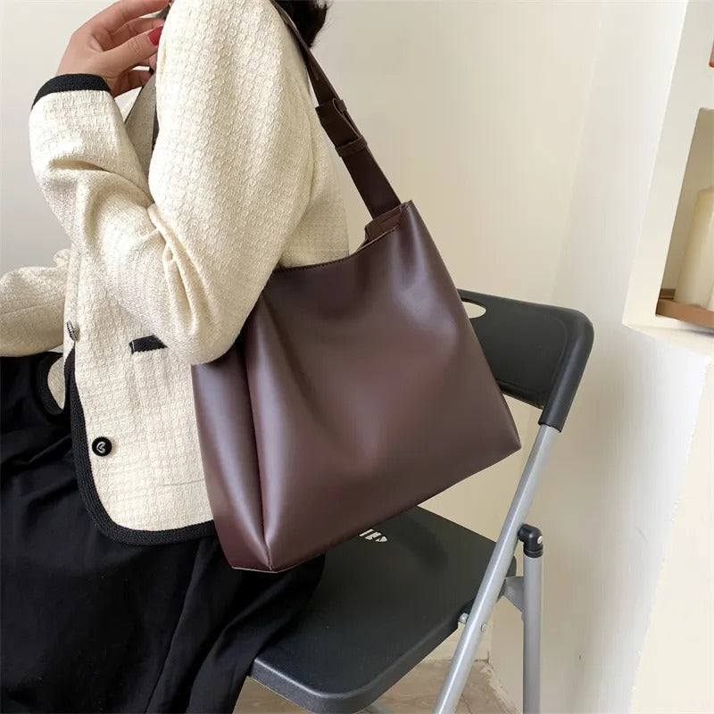 Valantomode | Luna Minimalist Hobo – Premium Vegan Leather Wide-Strap Shoulder Bag with Pouch