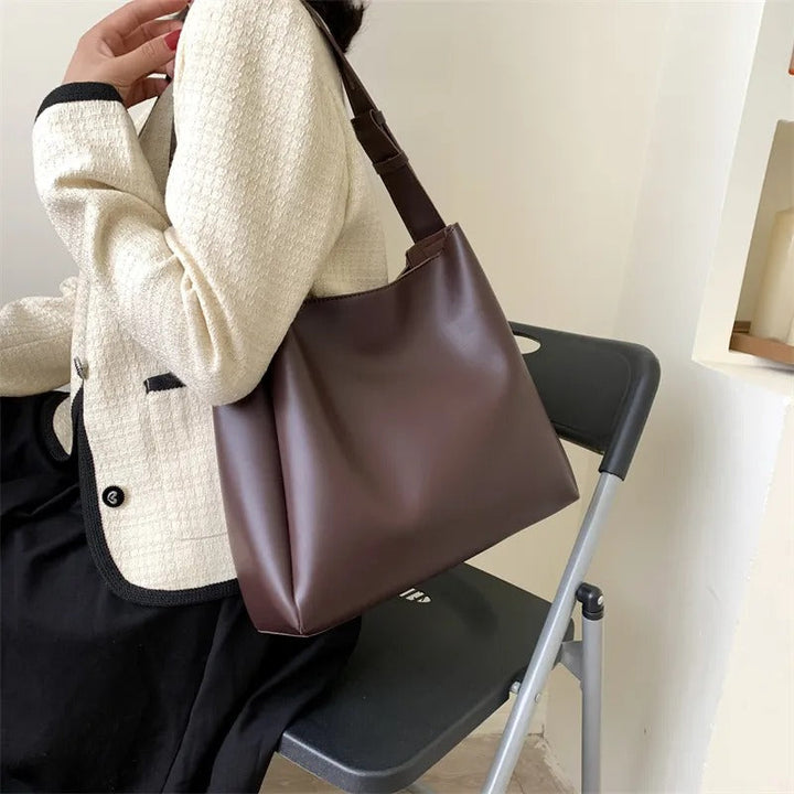 Valantomode | Luna Minimalist Hobo – Premium Vegan Leather Wide-Strap Shoulder Bag with Pouch
