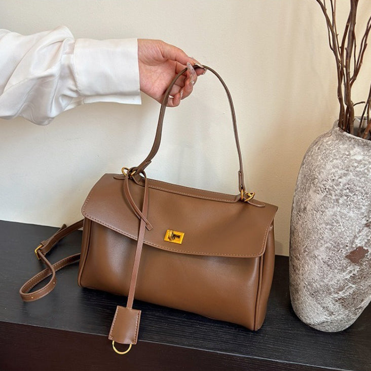 Valantomode | Apex Commuter Garrison – Premium Vegan Leather Structured Tote with Gold-Tone Turn-Lock