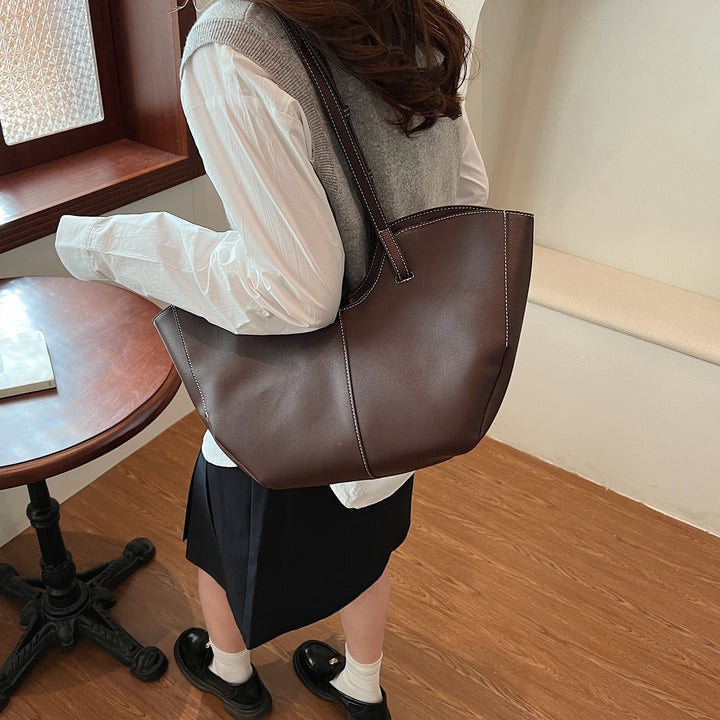 Valantomode | Amara Command Executive – 46cm Premium Vegan Leather Oversized Professional Tote