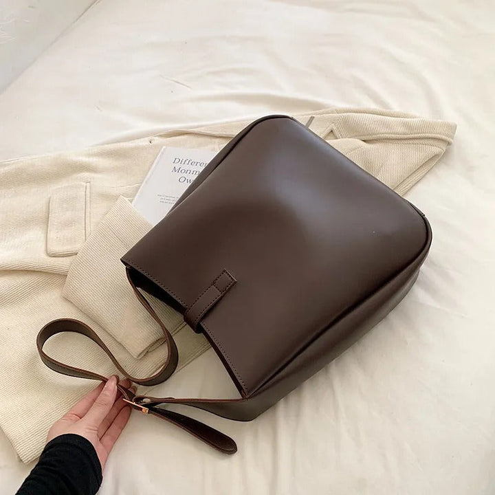 Valantomode | The Bea Vault Crossbody – Women's Premium Vegan Leather Turn-Lock Box Bag