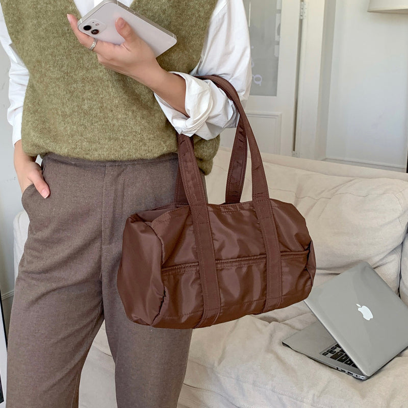 Valantomode | The Apex Nylon Transit Vessel – Women's Premium Compact Tactical Duffle