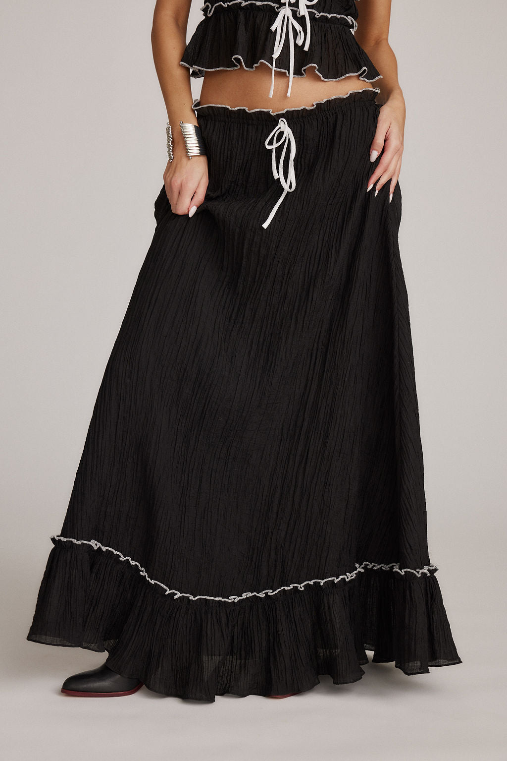 Valantomode | Ruffled Two-Piece Summer Set for Stylish Days